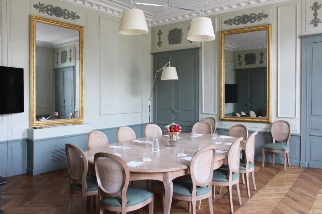 Salle de réunion bloody Mary